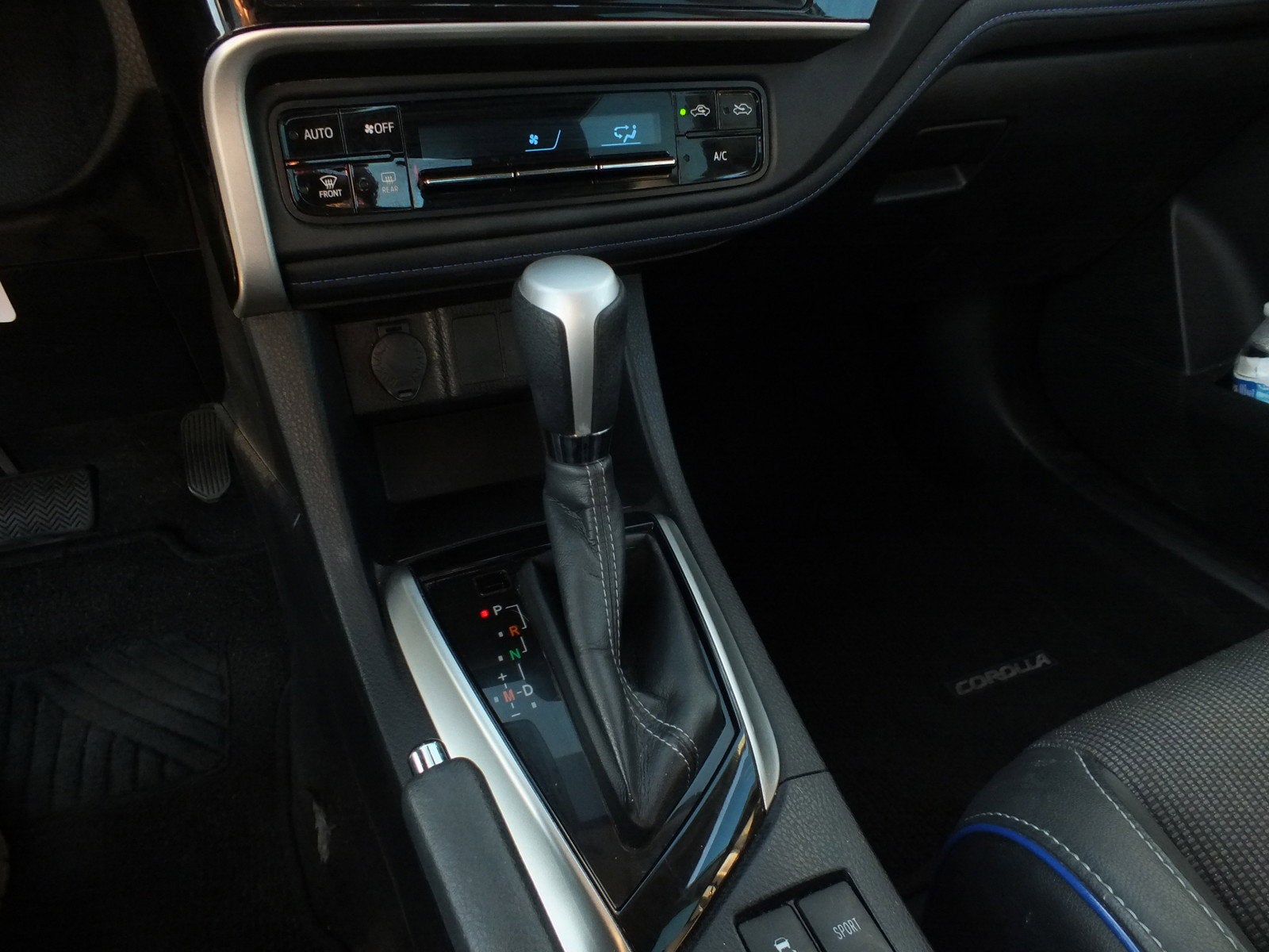 2018 Toyota Corolla SE *CLEAN CARFAX!*