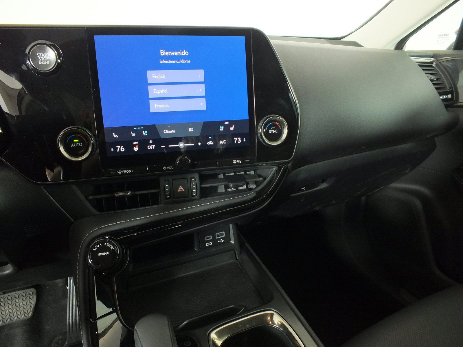 2024 Lexus NX NX 250 Premium *1-OWNER! LIKE NEW!*