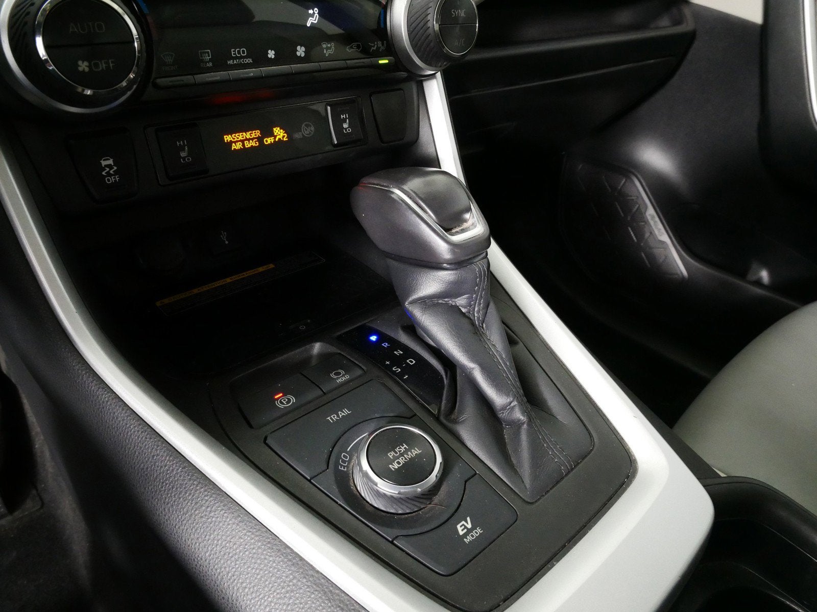 2021 Toyota RAV4 Hybrid XLE Premium AWD *1-OWNER*