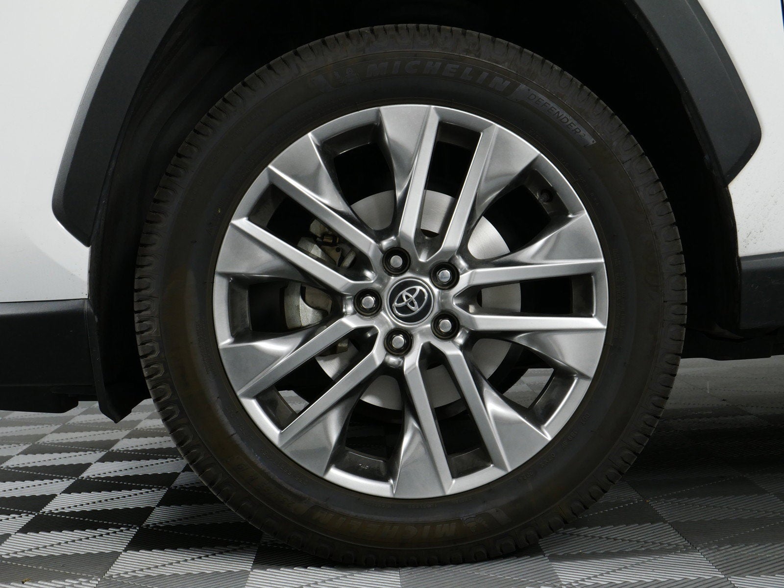2020 Toyota RAV4 XLE Premium *1-OWNER*
