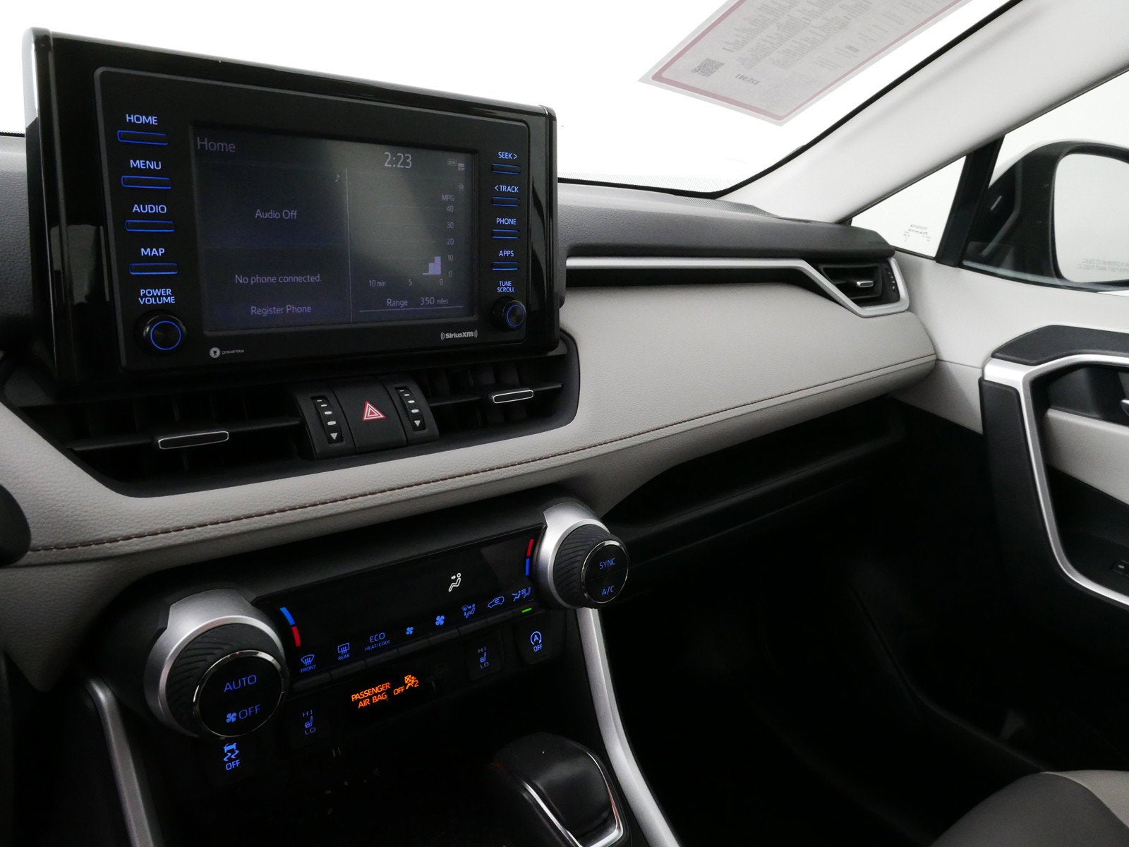 2020 Toyota RAV4 XLE Premium *1-OWNER*