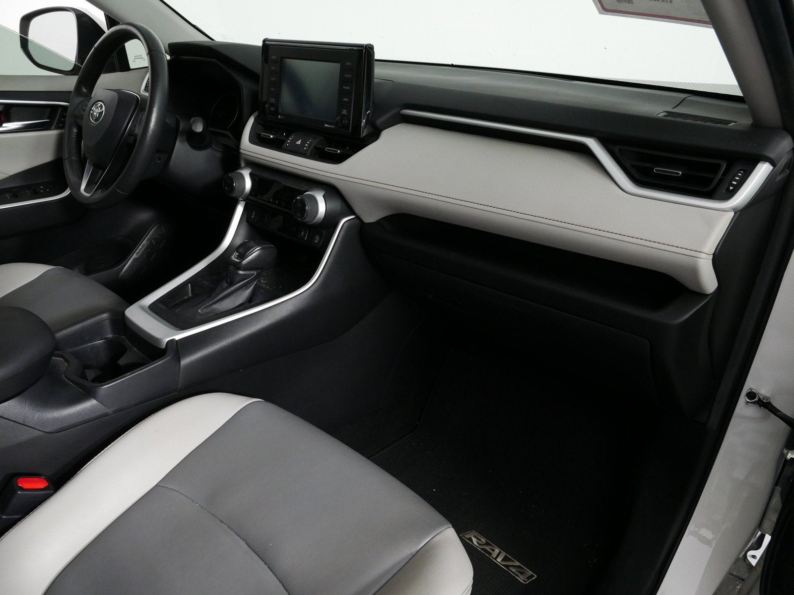 2020 Toyota RAV4 XLE Premium *1-OWNER*