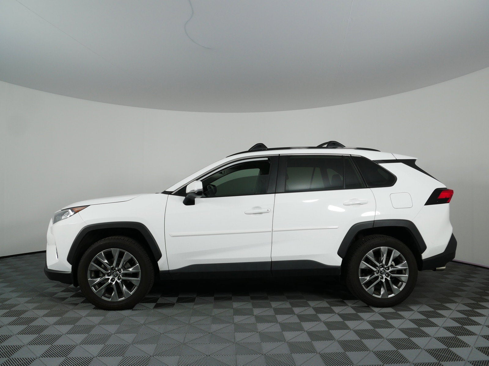 2020 Toyota RAV4 XLE Premium *1-OWNER*