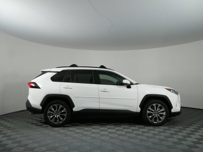 2020 Toyota RAV4 XLE Premium *1-OWNER*