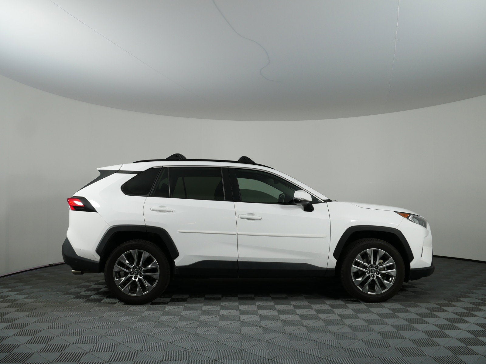 2020 Toyota RAV4 XLE Premium *1-OWNER*