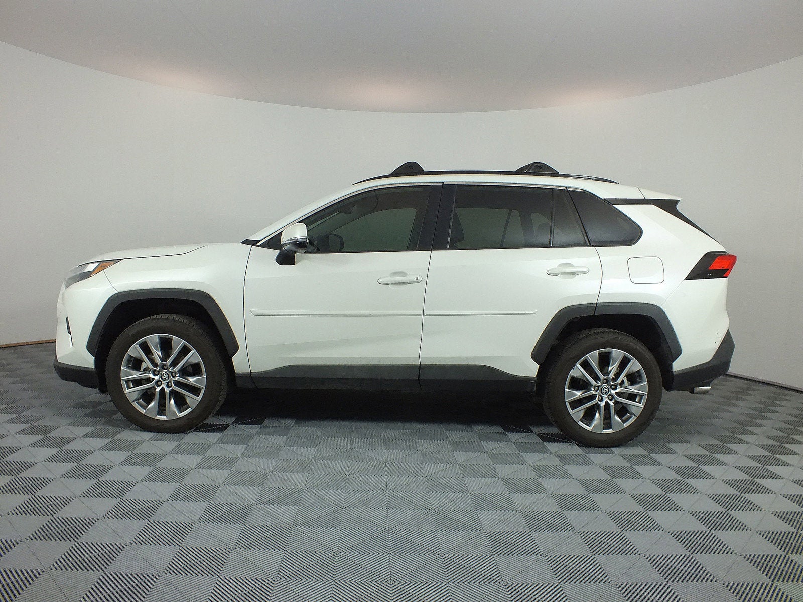 2022 Toyota RAV4 XLE Premium *1-OWNER*