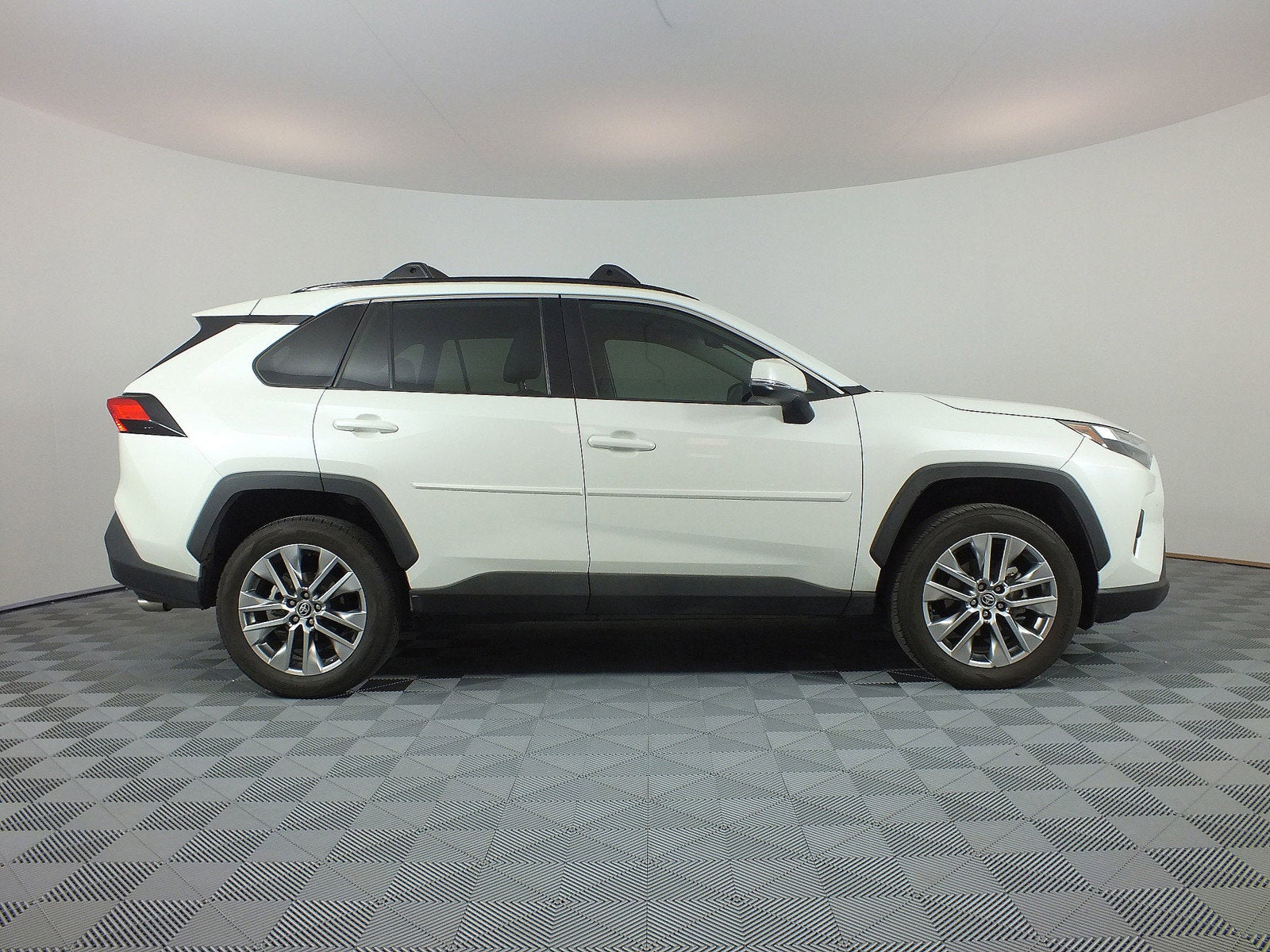 2022 Toyota RAV4 XLE Premium *1-OWNER*