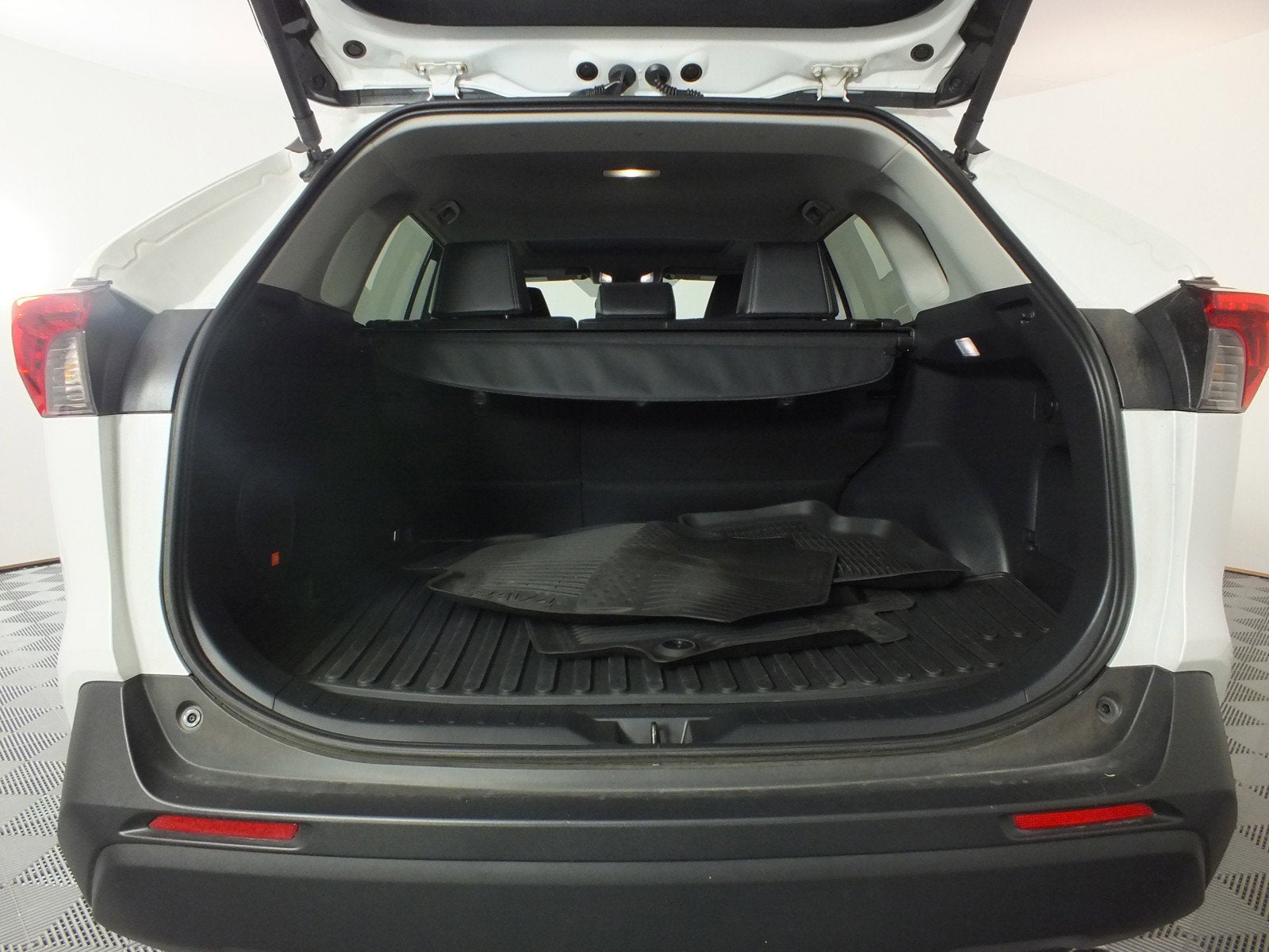 2024 Toyota RAV4 XLE Premium *1-OWNER*