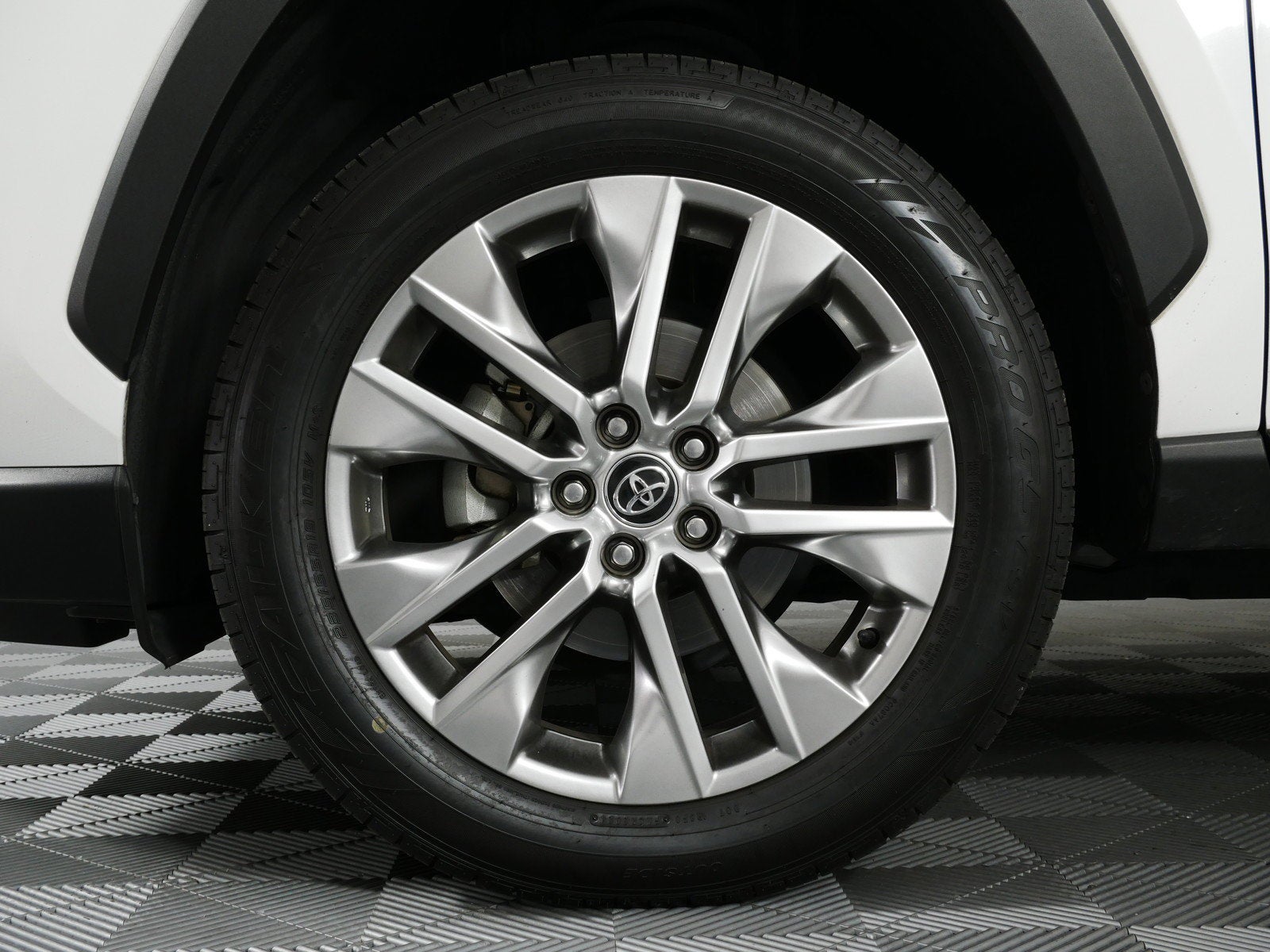 2020 Toyota RAV4 XLE Premium *CLEAN CARFAX*