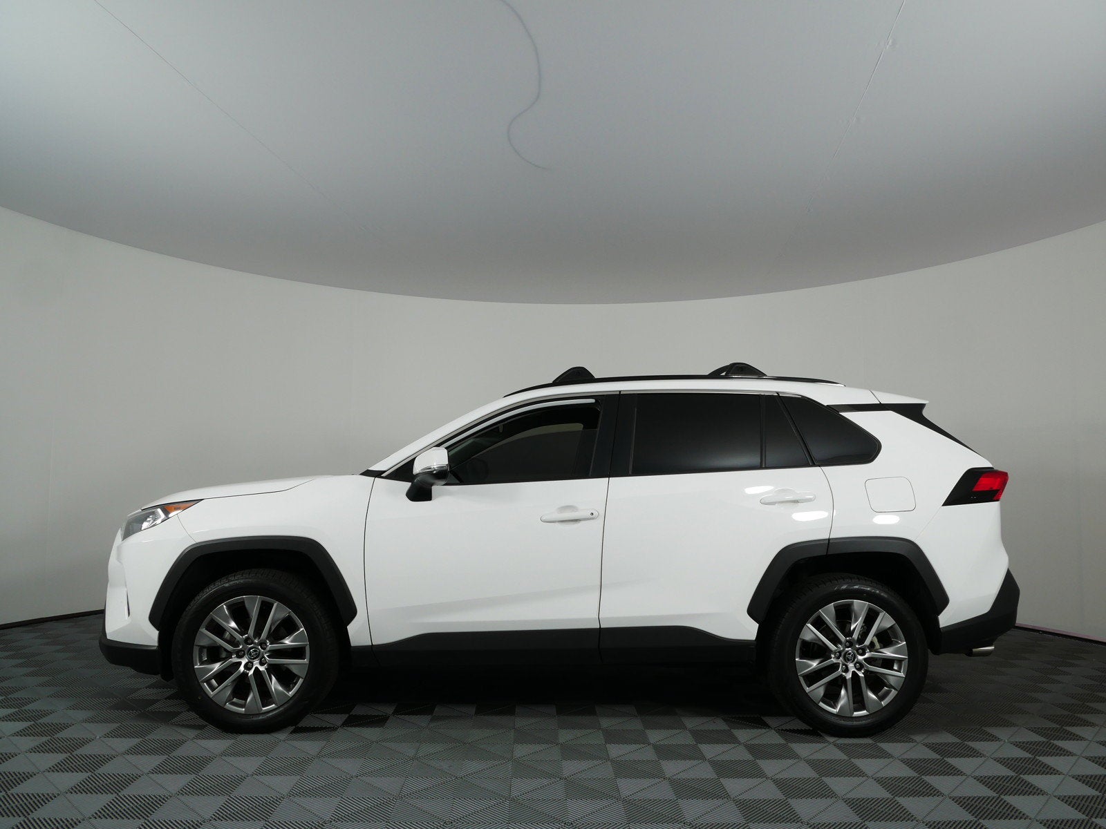 2020 Toyota RAV4 XLE Premium *CLEAN CARFAX*