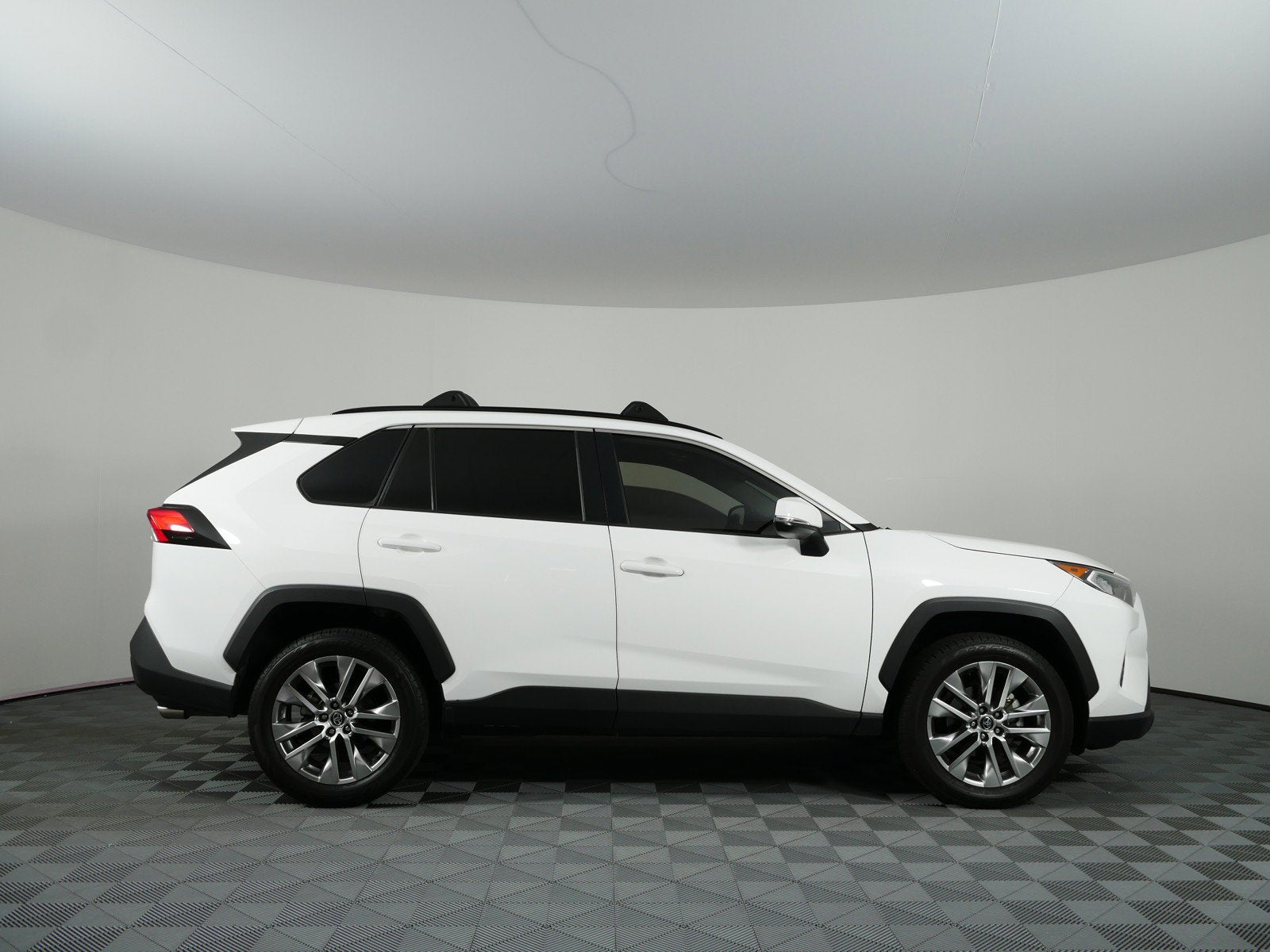 2020 Toyota RAV4 XLE Premium *CLEAN CARFAX*