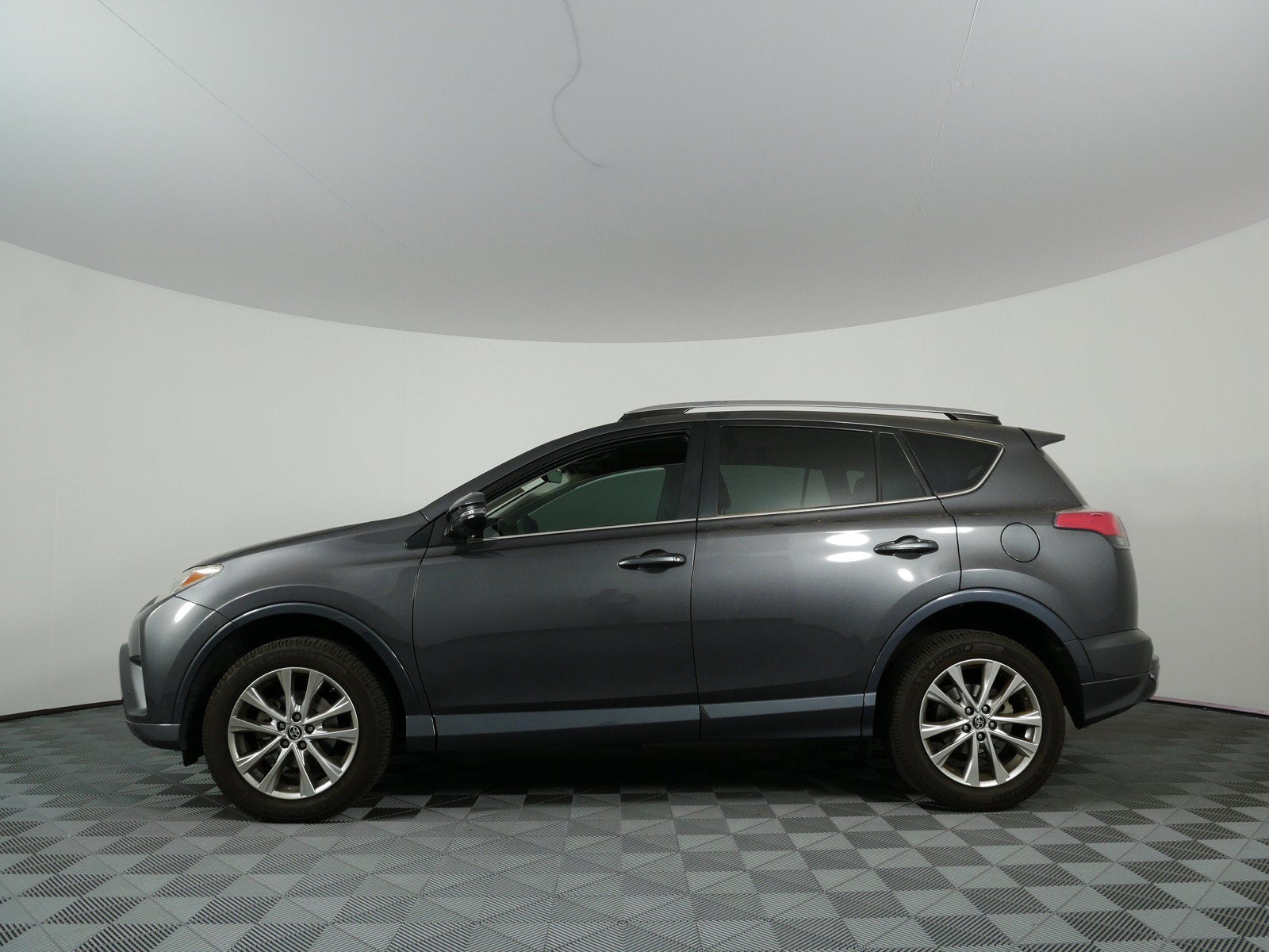 2018 Toyota RAV4 Platinum AWD *WELL MAINTAINED!*