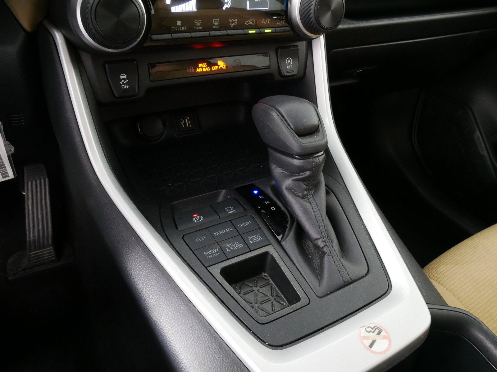 2025 Toyota RAV4 LE AWD *1-OWNER*