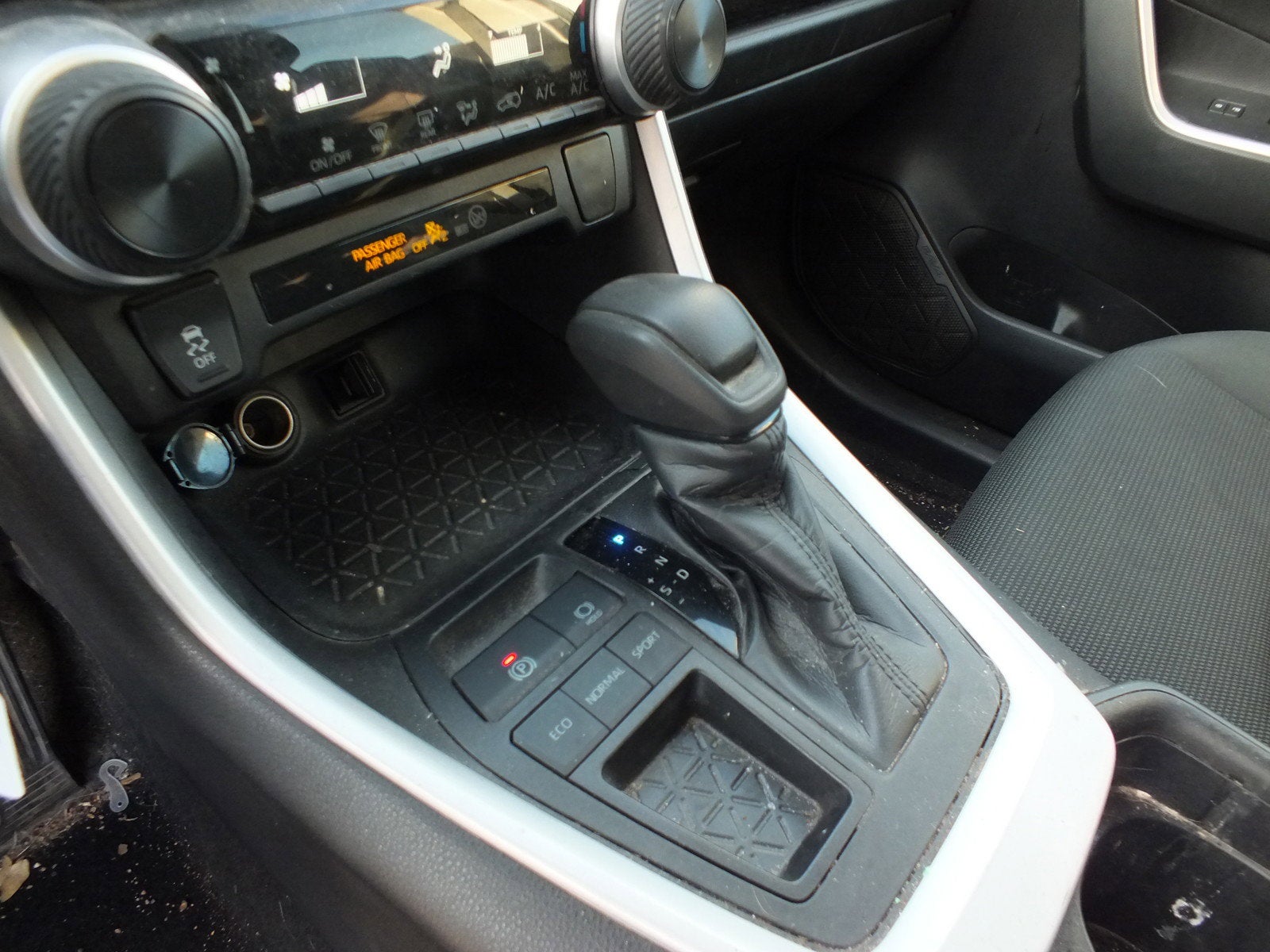 2021 Toyota RAV4 LE FWD *1 0WNER, CLEAN CARFAX!*