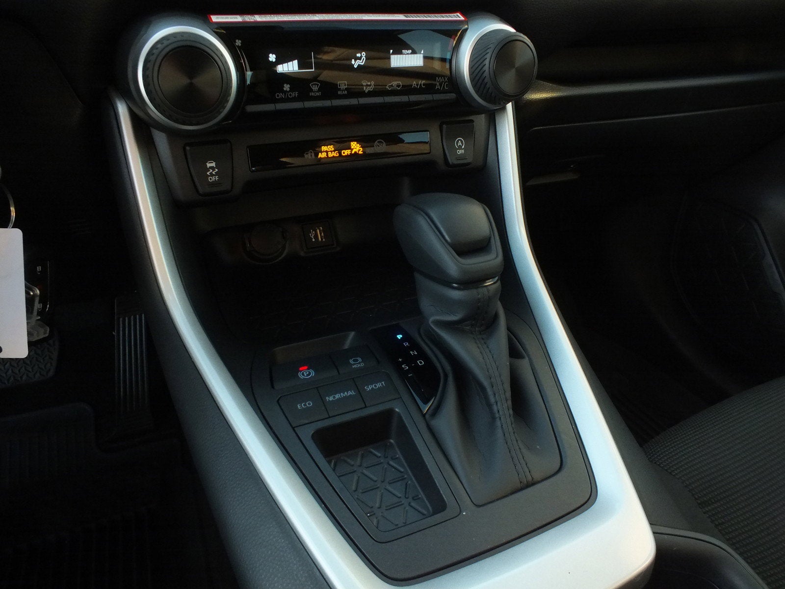 2025 Toyota RAV4 LE *EXCELLENT, LIKE NEW CONDITION!*