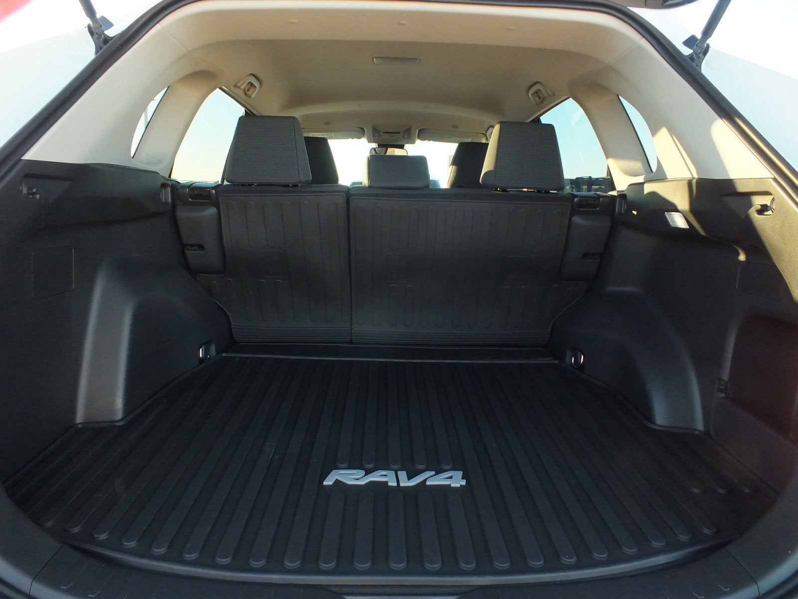 2025 Toyota RAV4 LE *EXCELLENT, LIKE NEW CONDITION!*