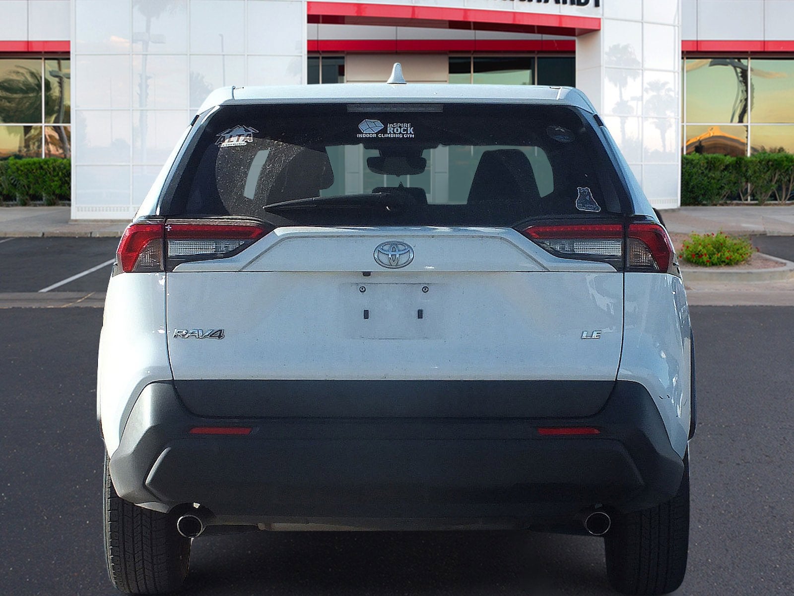 2023 Toyota RAV4 LE *CLEAN CARFAX*