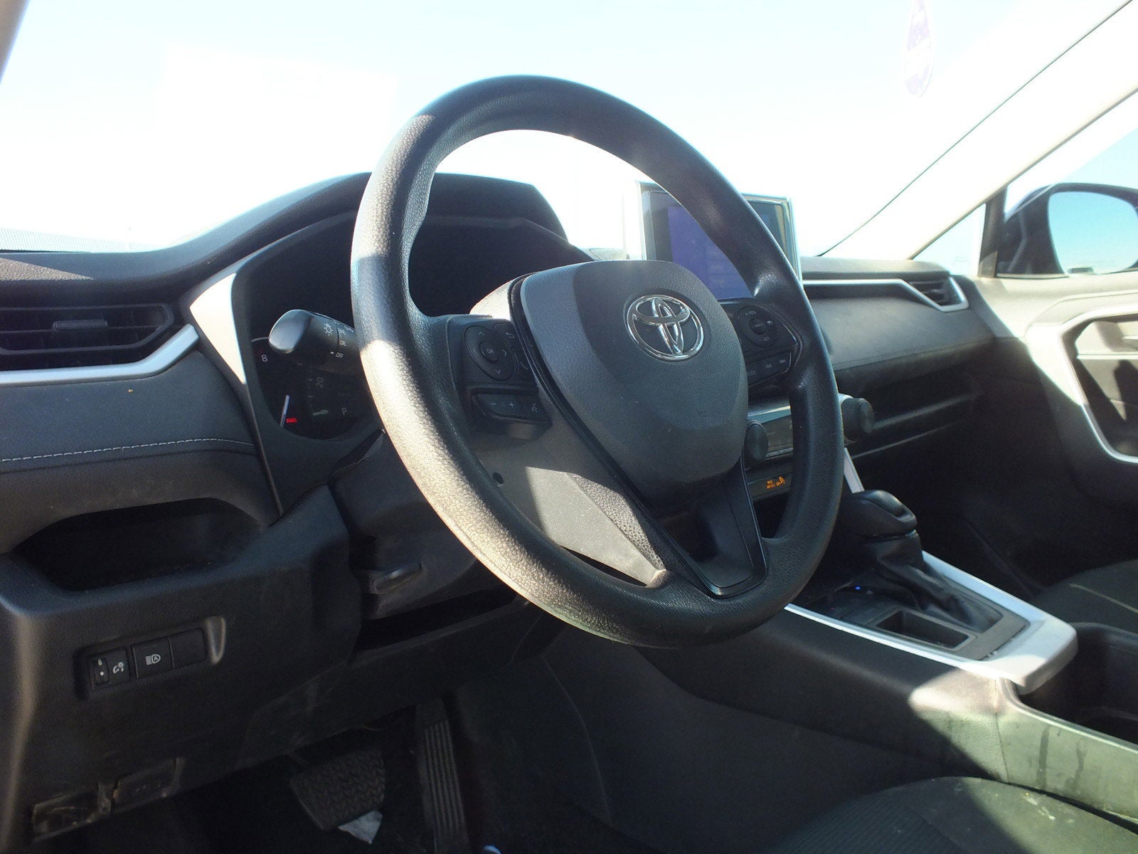 2023 Toyota RAV4 LE *CLEAN CARFAX*