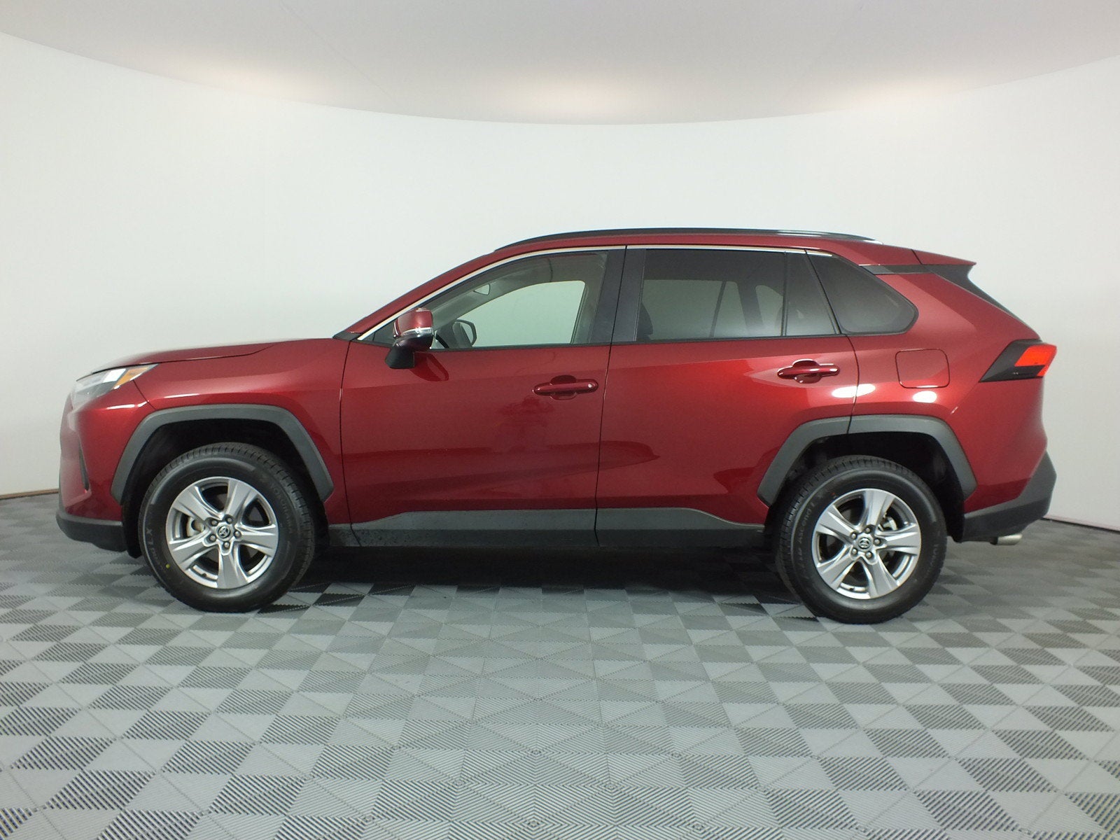 2025 Toyota RAV4 XLE AWD *1-OWNER*