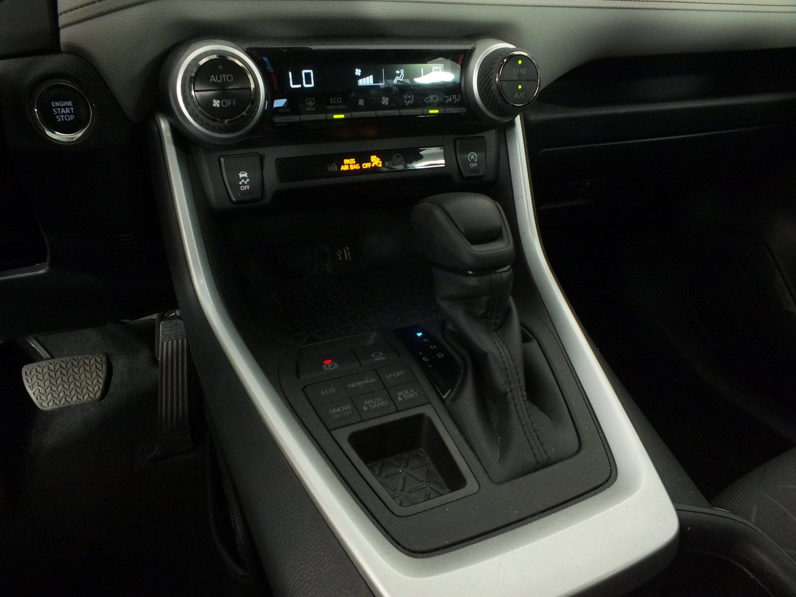 2024 Toyota RAV4 XLE AWD *1-OWNER*