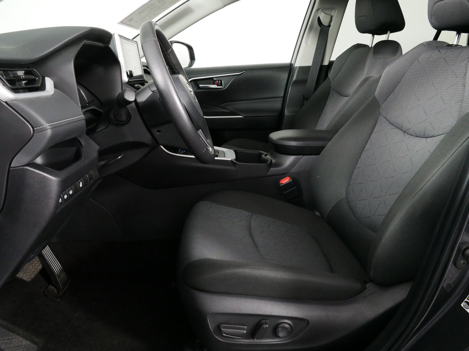 2025 Toyota RAV4 XLE AWD *CLEAN CARFAX*