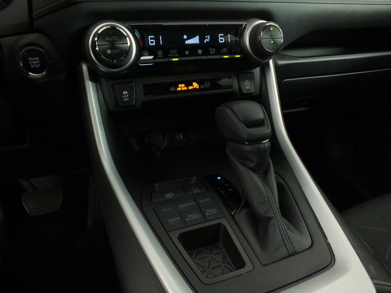 2025 Toyota RAV4 XLE AWD *1-OWNER!*