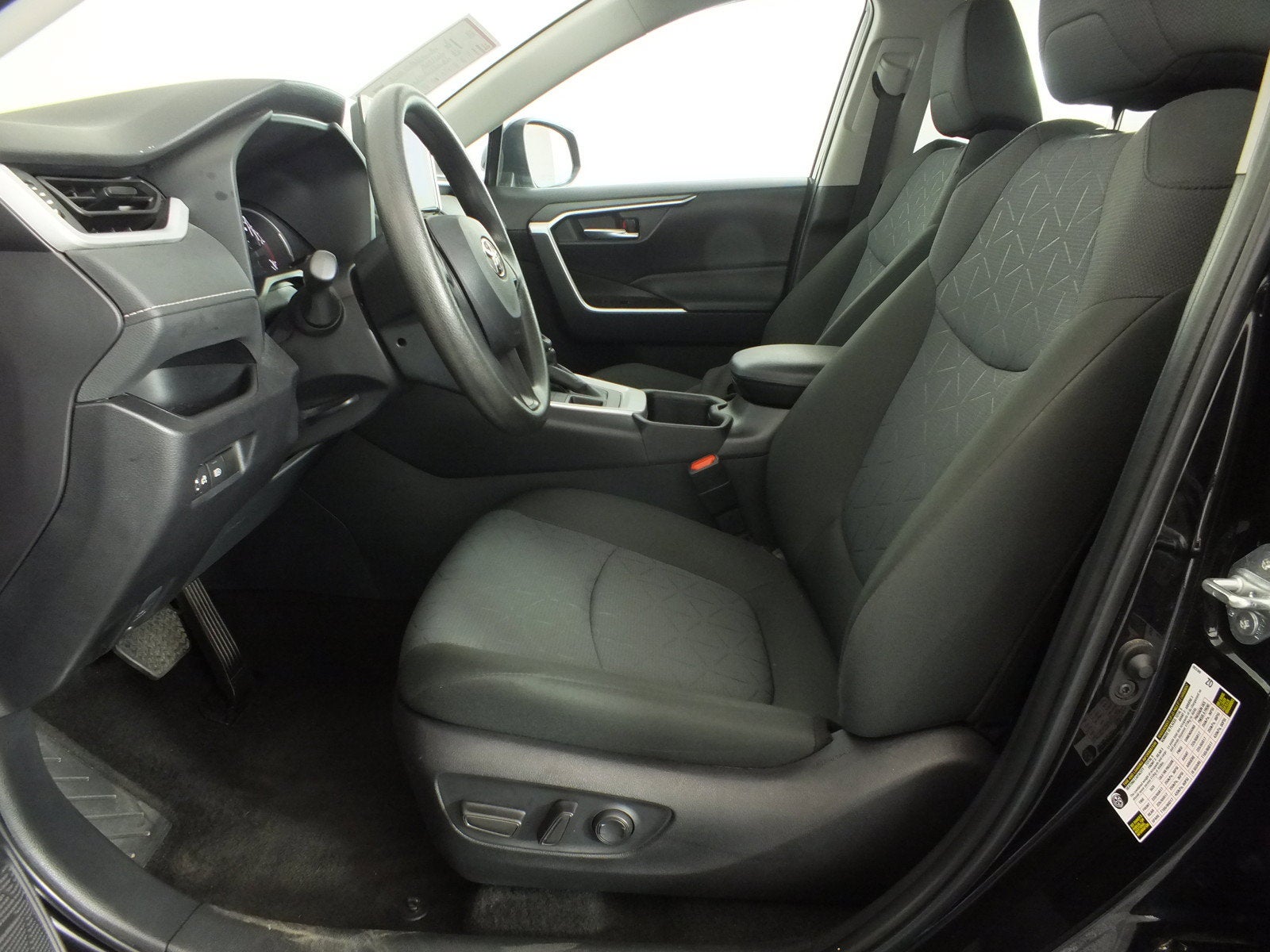 2025 Toyota RAV4 XLE AWD *1-OWNER!*