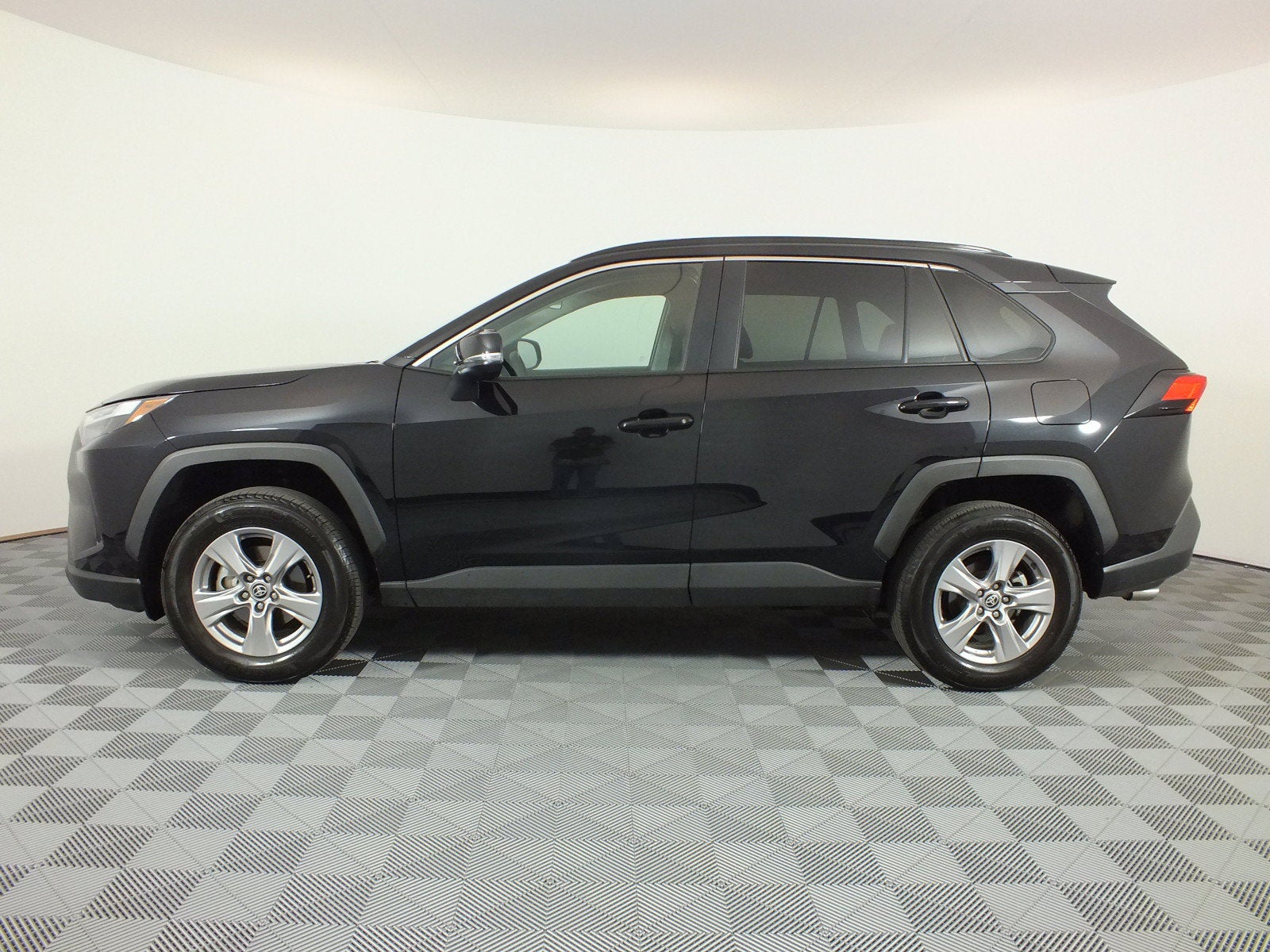 2025 Toyota RAV4 XLE AWD *1-OWNER!*