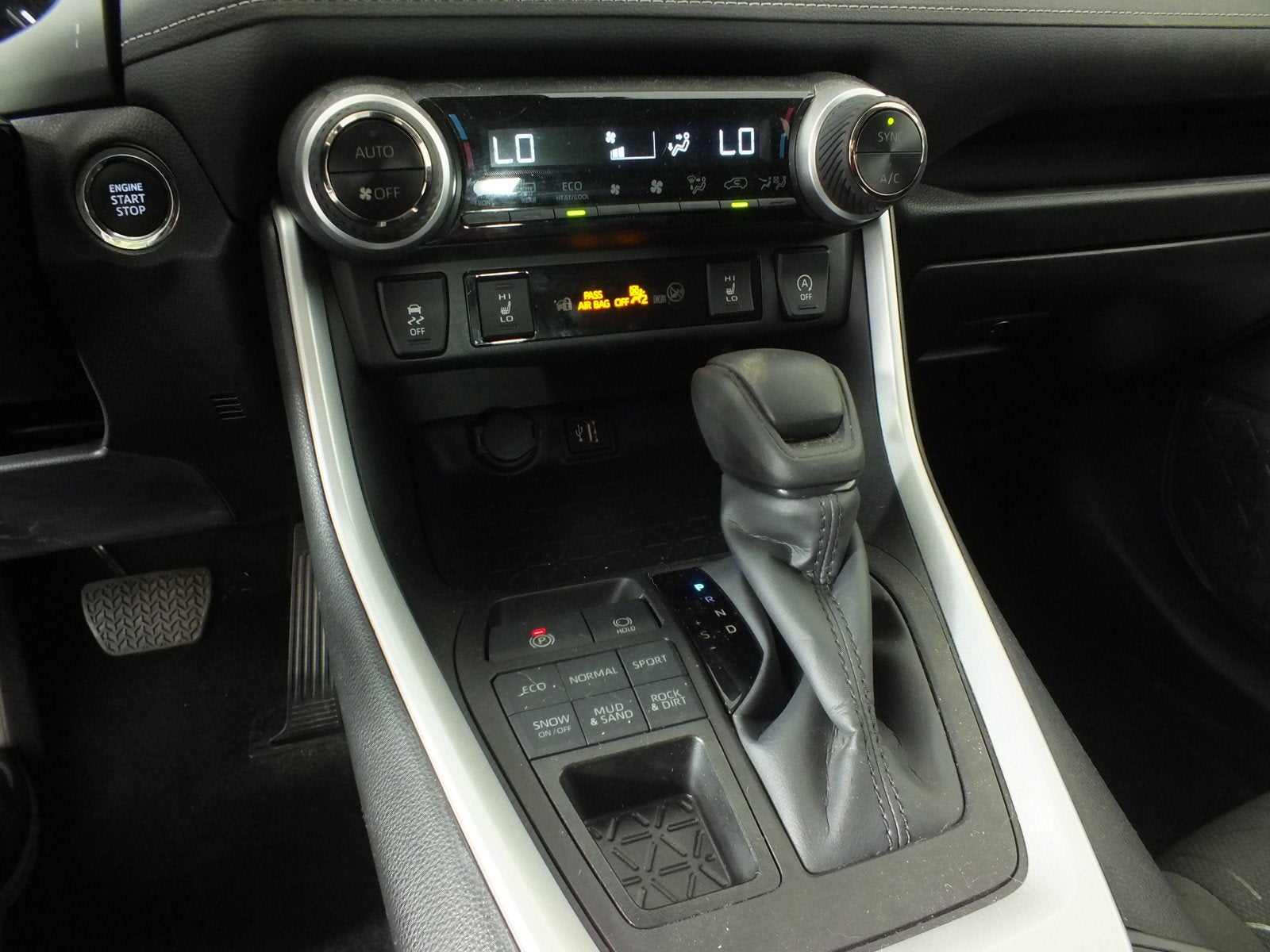 2024 Toyota RAV4 XLE AWD *1-OWNER*