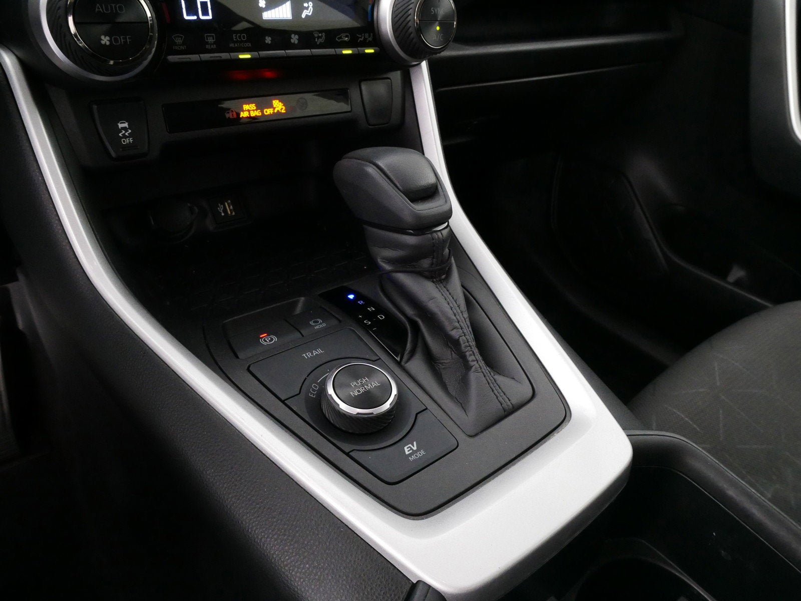 2024 Toyota RAV4 Hybrid XLE AWD *CLEAN CARFAX!*