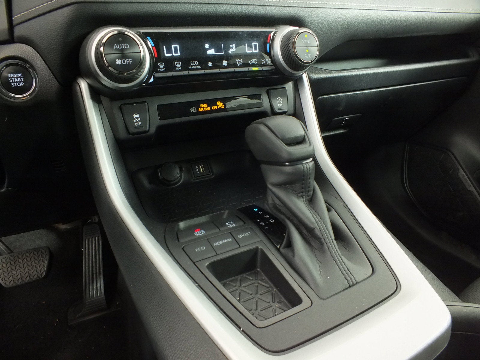 2025 Toyota RAV4 XLE *1-OWNER*