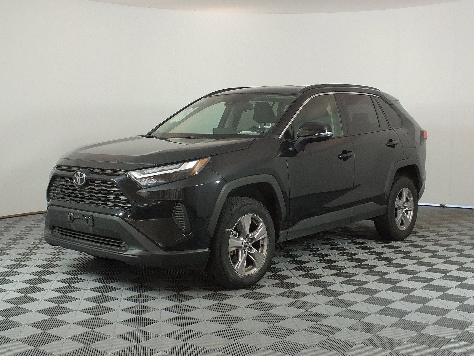 2025 Toyota RAV4 XLE *1-OWNER*