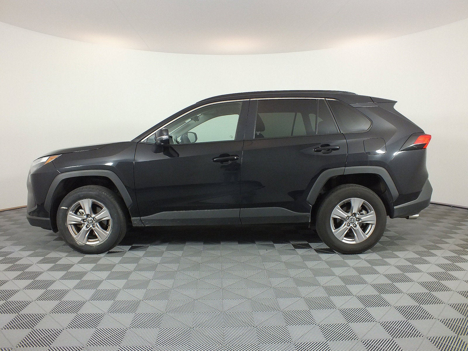 2025 Toyota RAV4 XLE *1-OWNER*