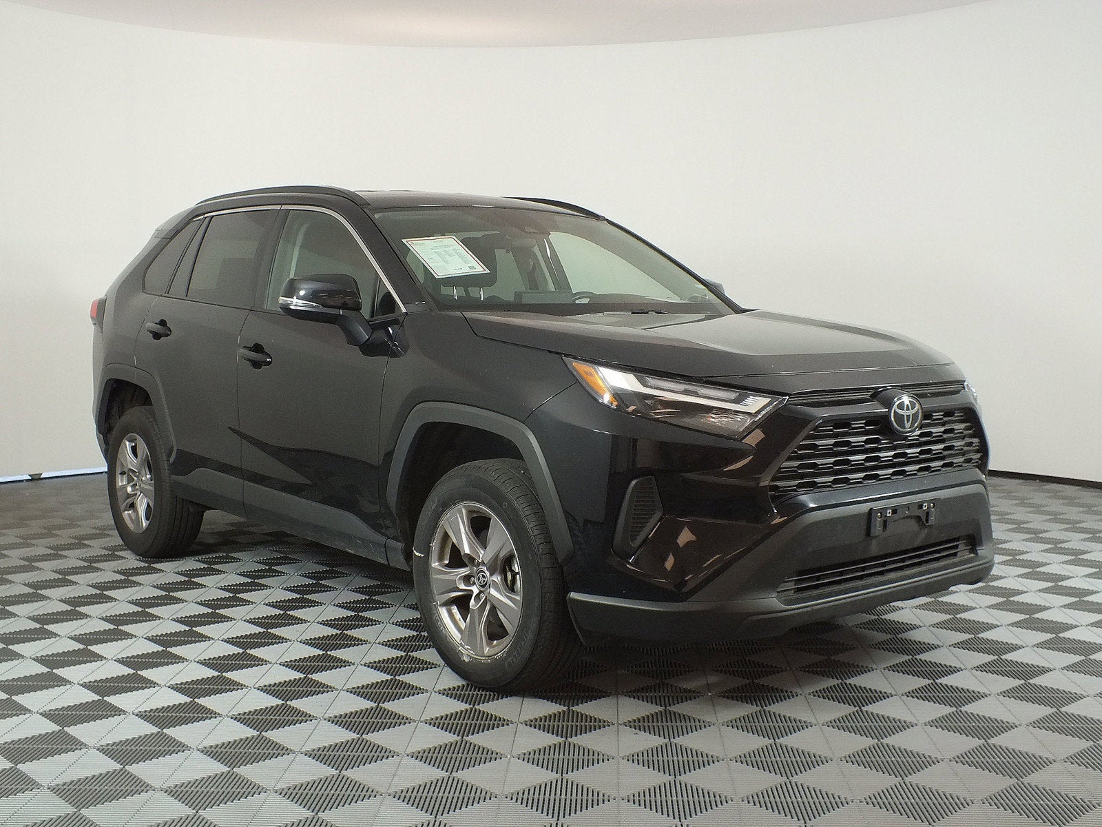 2025 Toyota RAV4 XLE *1-OWNER*