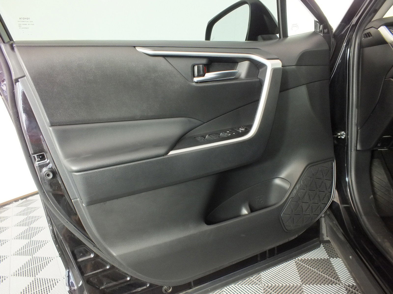 2024 Toyota RAV4 XLE *1-OWNER*
