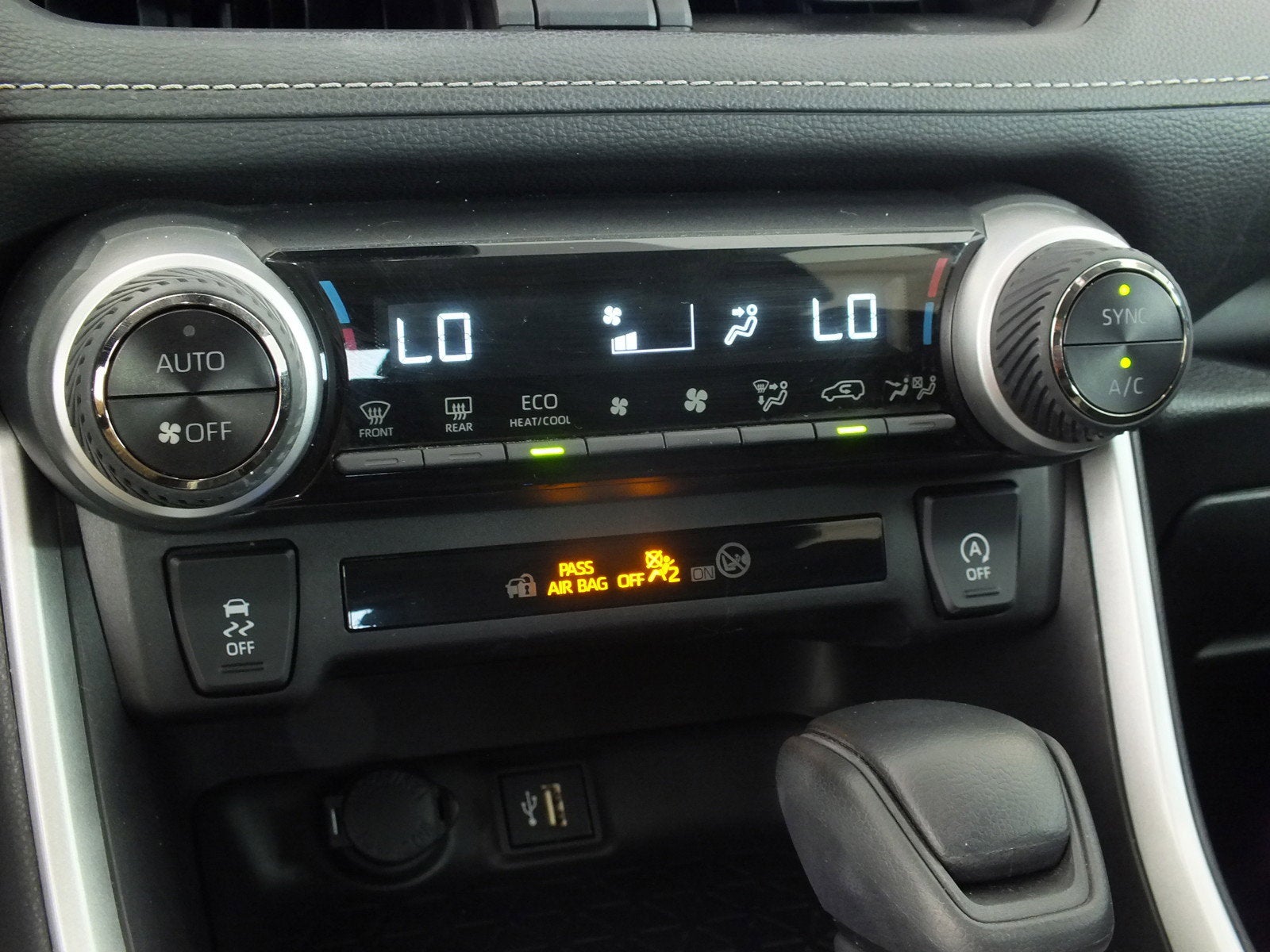2024 Toyota RAV4 XLE *1-OWNER*