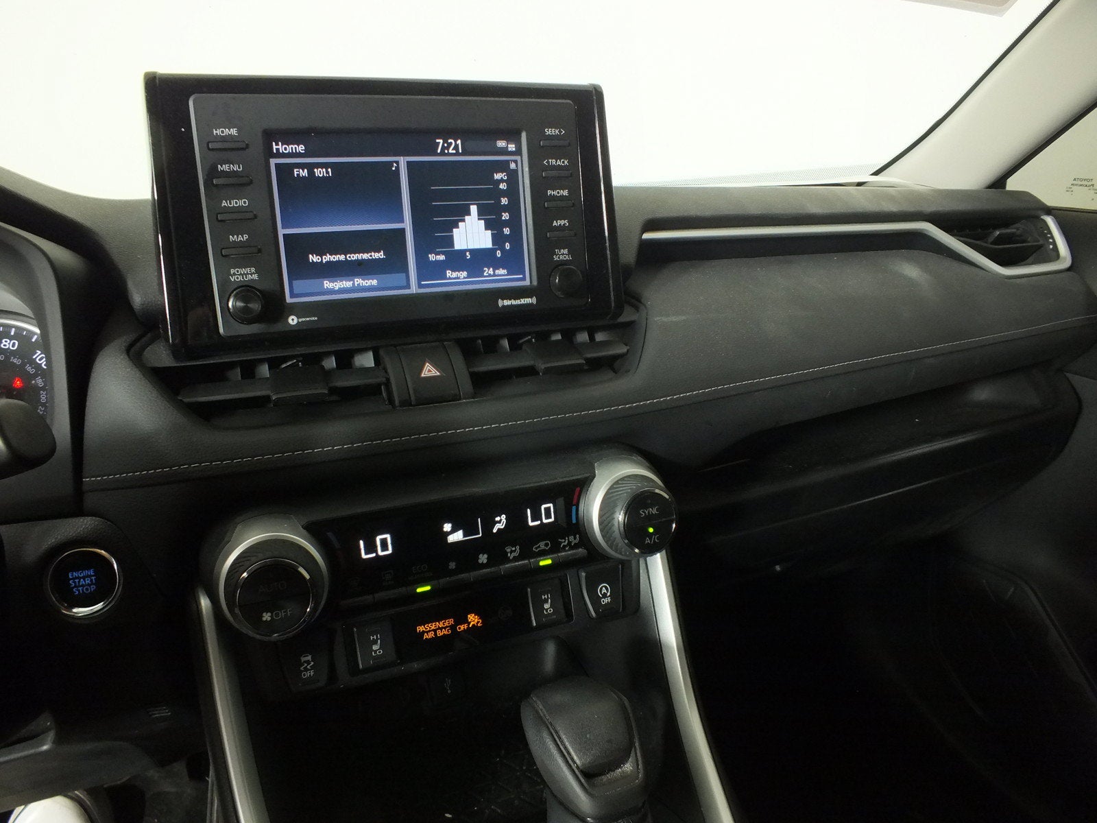 2021 Toyota RAV4 XLE *CLEAN CARFAX*