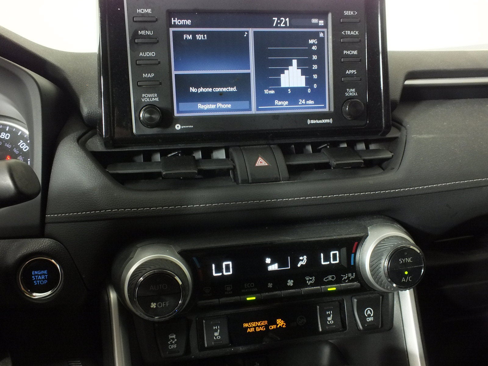 2021 Toyota RAV4 XLE *CLEAN CARFAX*