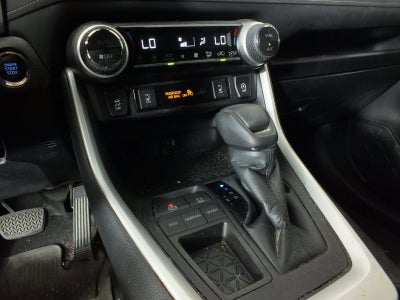 2021 Toyota RAV4 XLE *CLEAN CARFAX*