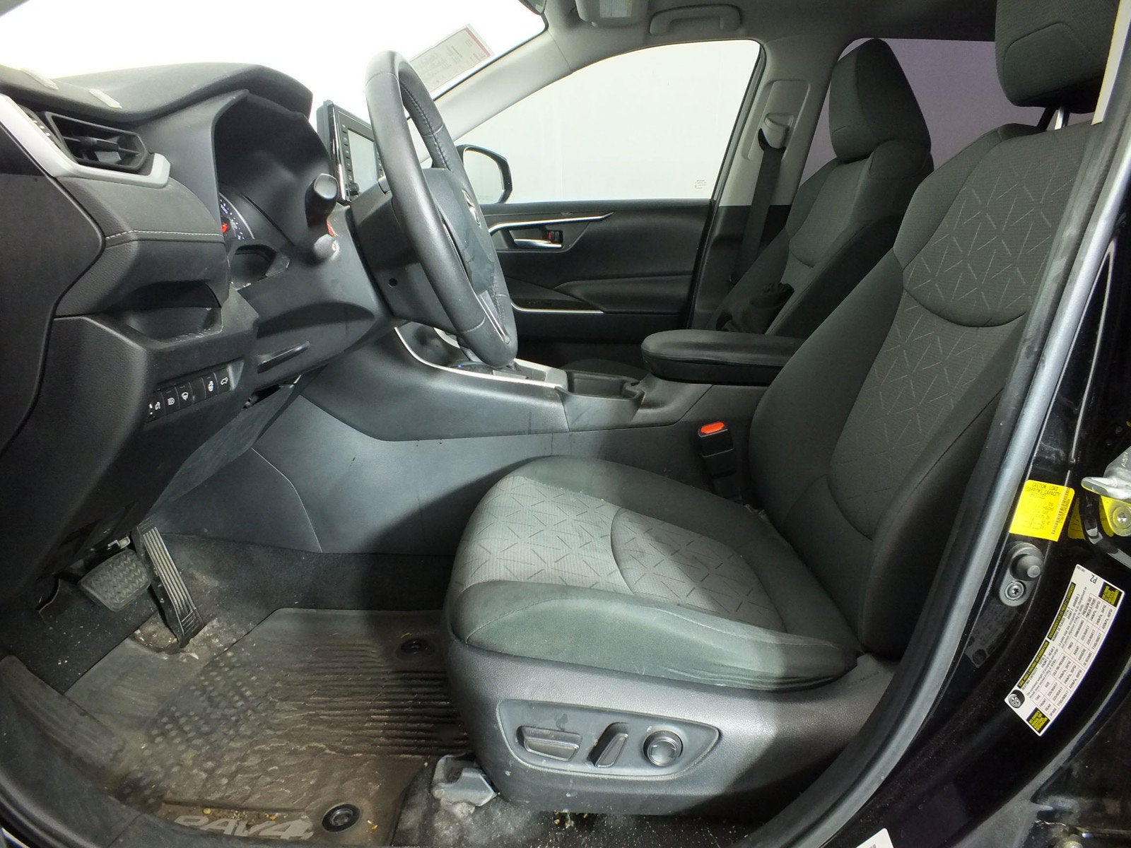 2021 Toyota RAV4 XLE *CLEAN CARFAX*