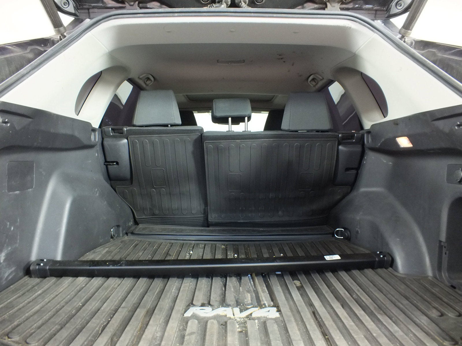 2021 Toyota RAV4 XLE *CLEAN CARFAX*