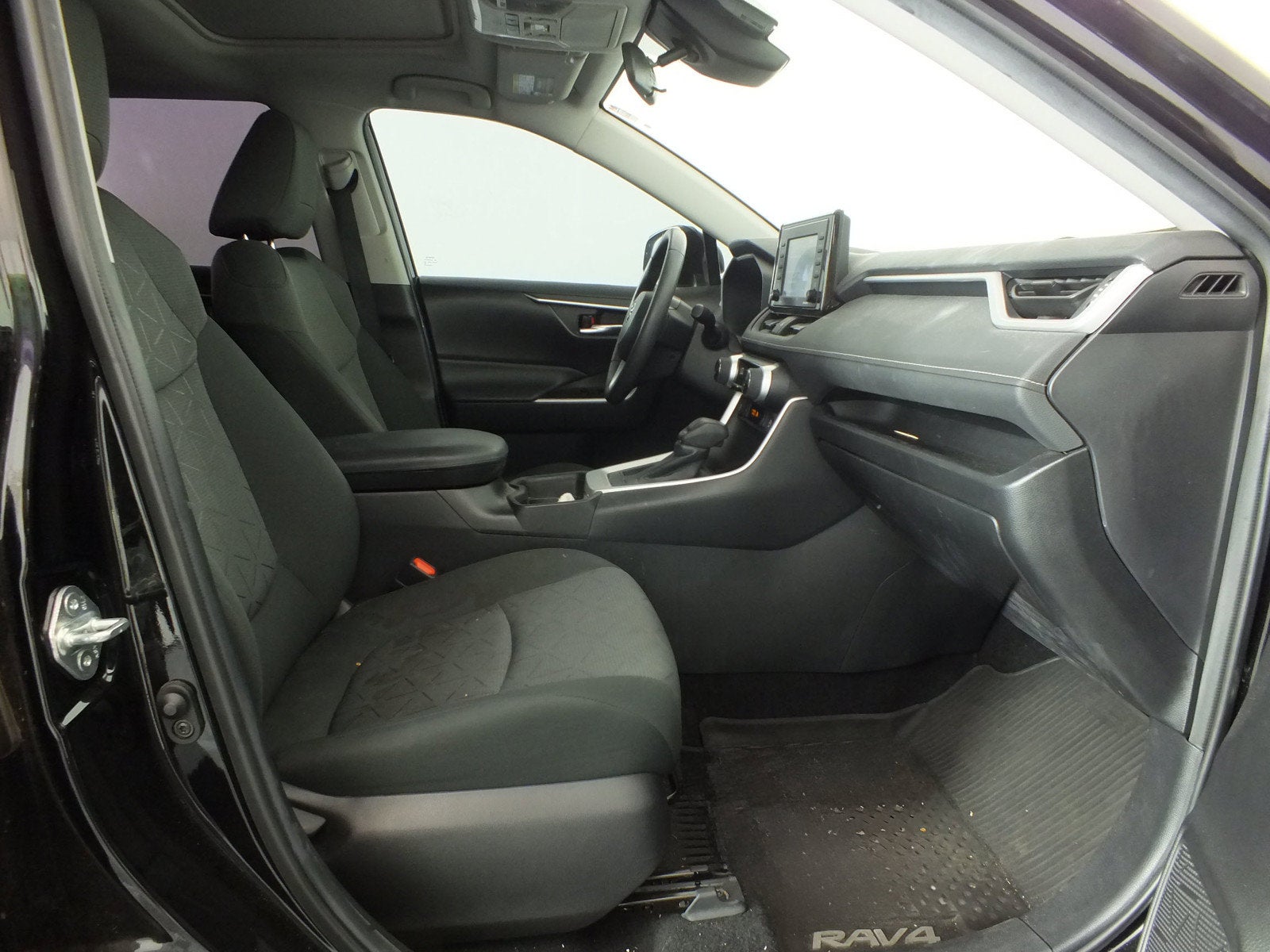 2021 Toyota RAV4 XLE *CLEAN CARFAX*
