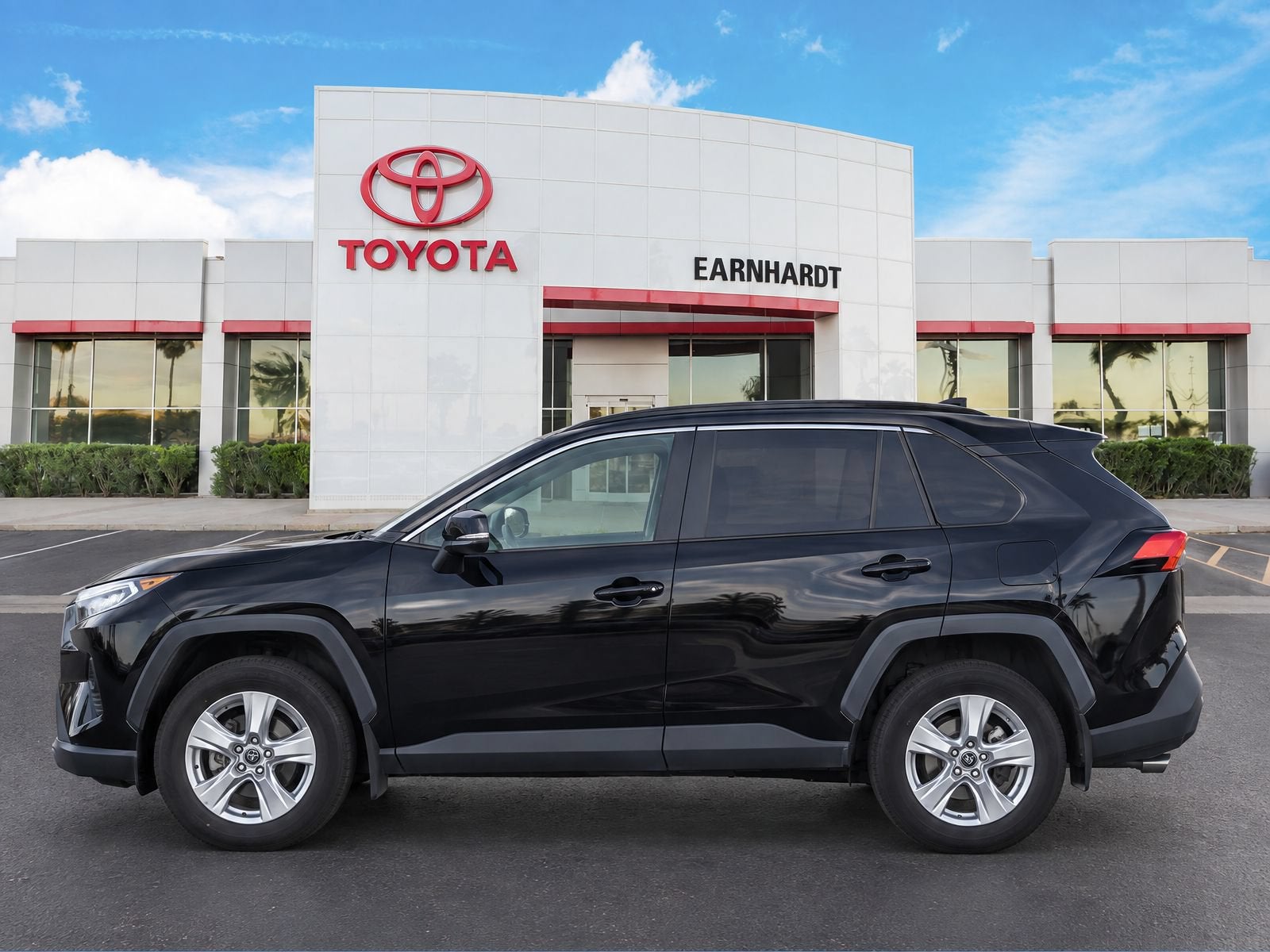 2021 Toyota RAV4 XLE *CLEAN CARFAX*