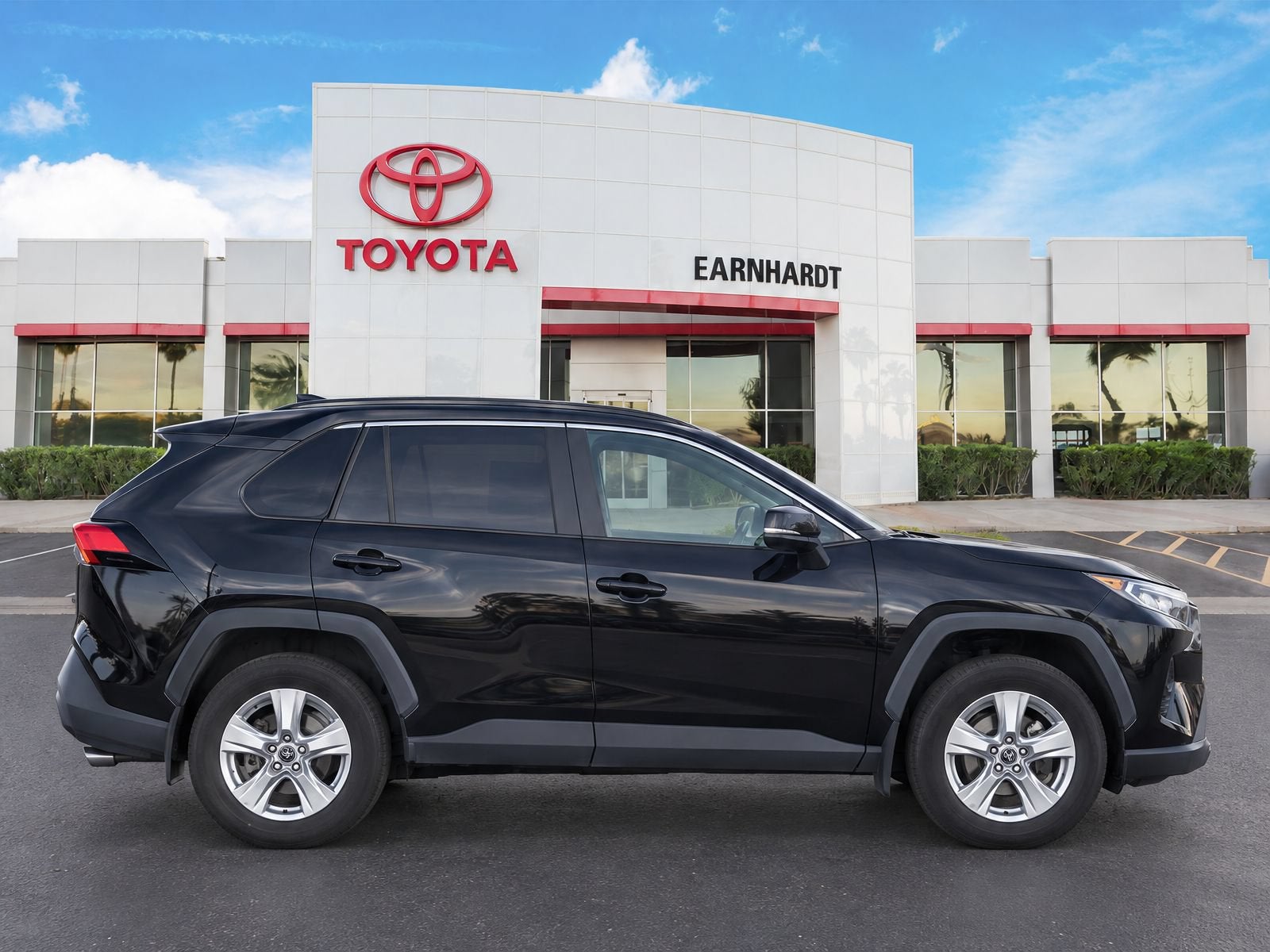 2021 Toyota RAV4 XLE *CLEAN CARFAX*