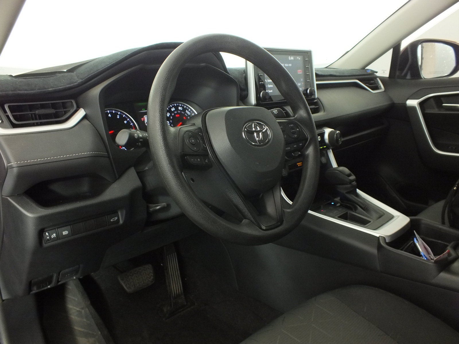 2021 Toyota RAV4 XLE *CLEAN CARFAX*