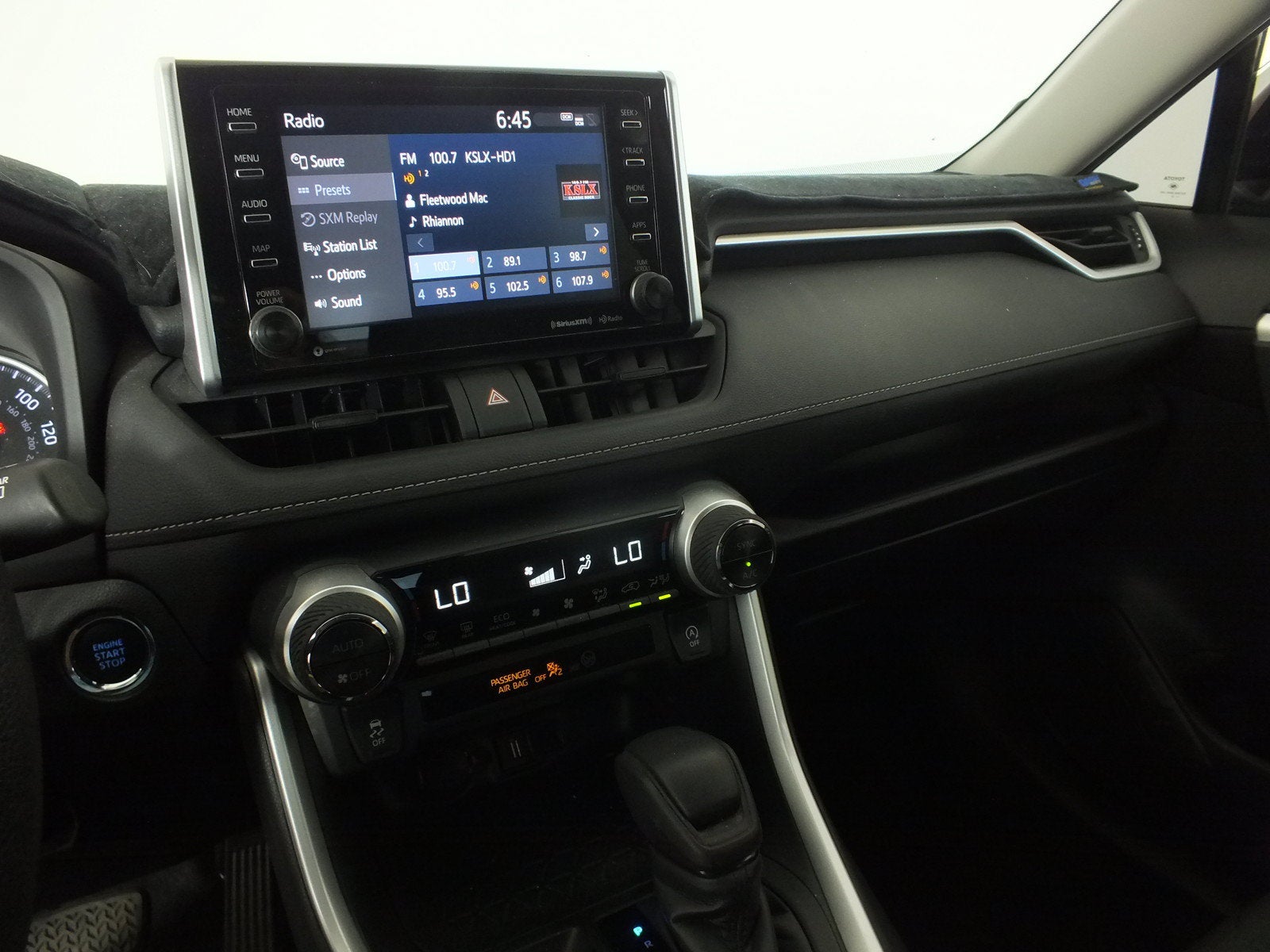 2021 Toyota RAV4 XLE *CLEAN CARFAX*