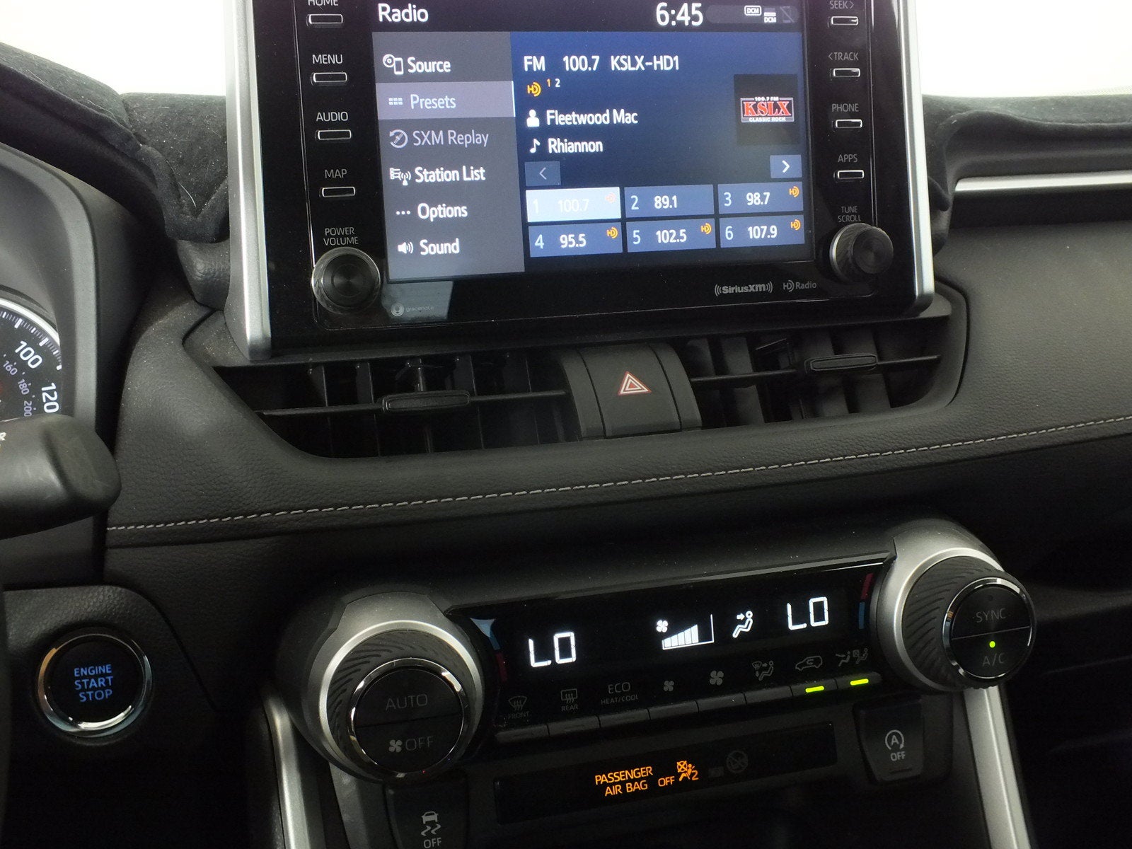 2021 Toyota RAV4 XLE *CLEAN CARFAX*
