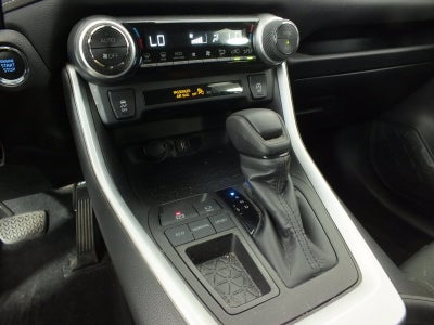 2021 Toyota RAV4 XLE *CLEAN CARFAX*
