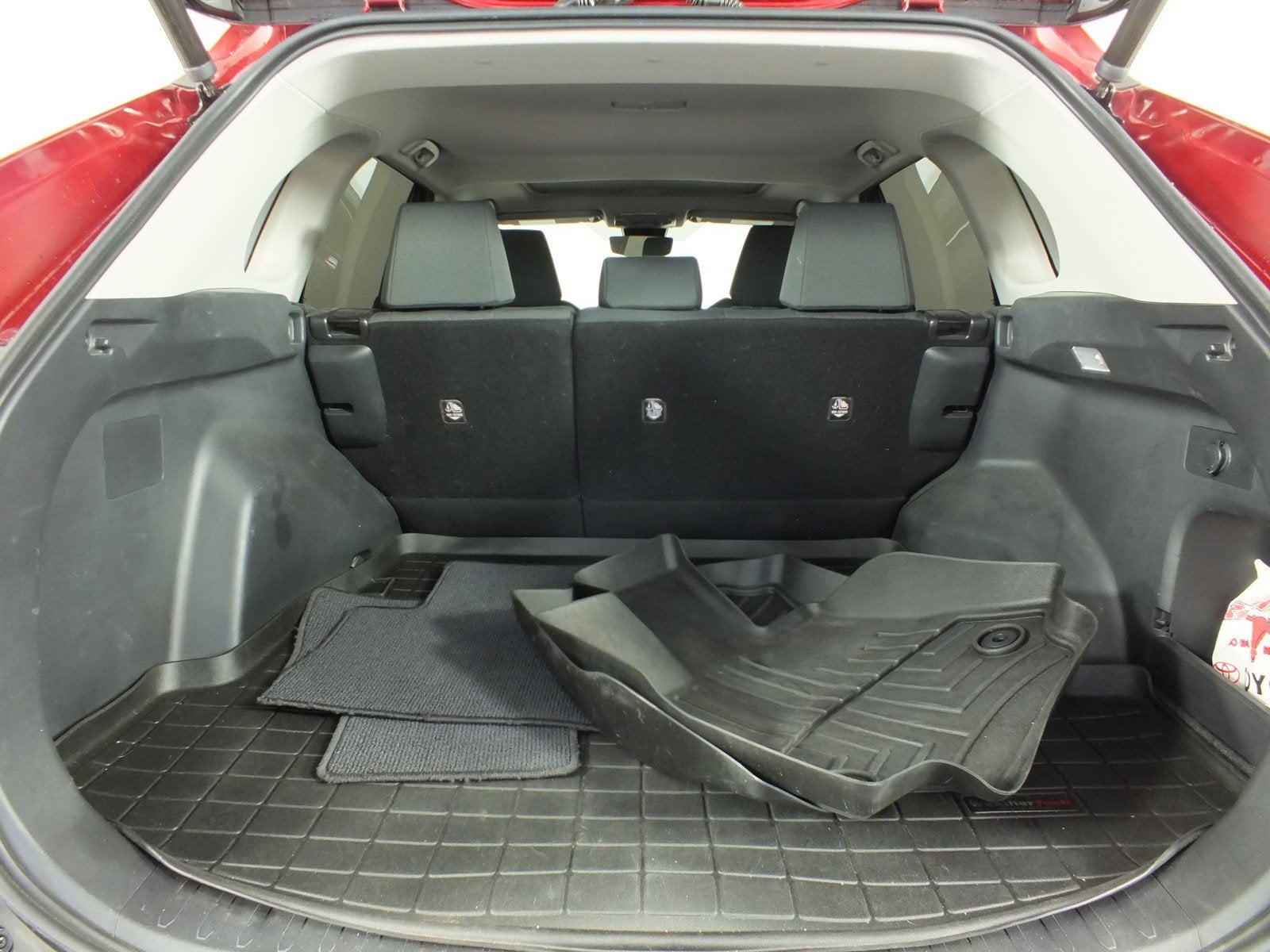 2021 Toyota RAV4 XLE *CLEAN CARFAX*