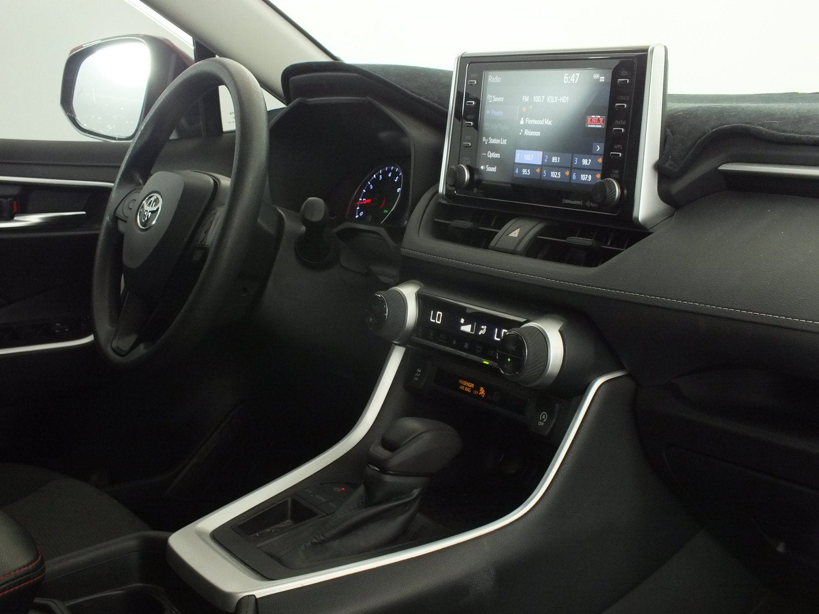 2021 Toyota RAV4 XLE *CLEAN CARFAX*